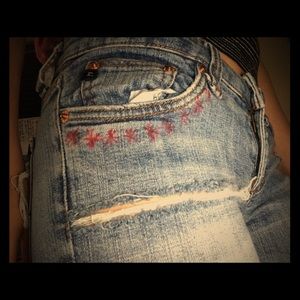Ripped low waisted jeans